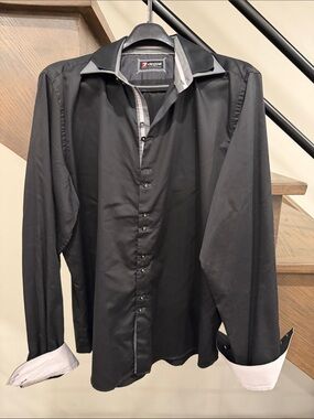 7 Diamonds Black Button-Down Shirt with White Contrast Trim